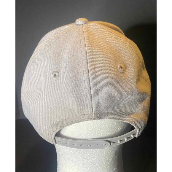 New Era 9Forty Los Angeles Lakers Snapback Hat Silver Logo NBA Basketball - Picture 3 of 7